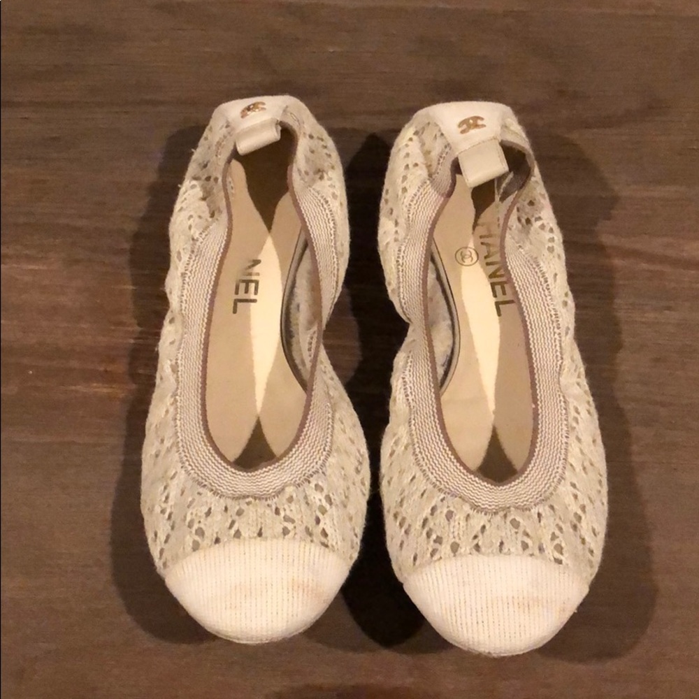 CHANEL Cream Crochet Ballet Flats size 37.5